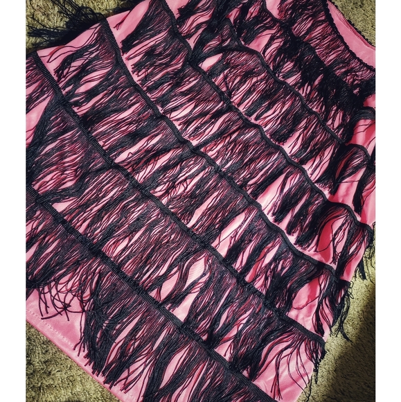 Roaring 20s Jazzy Pink Flapper Costume - Picture 3 of 6